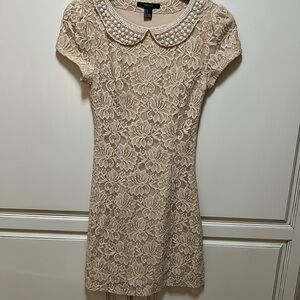 Forever 21 lace and pearl teen dress sz small. Light beige peach color
